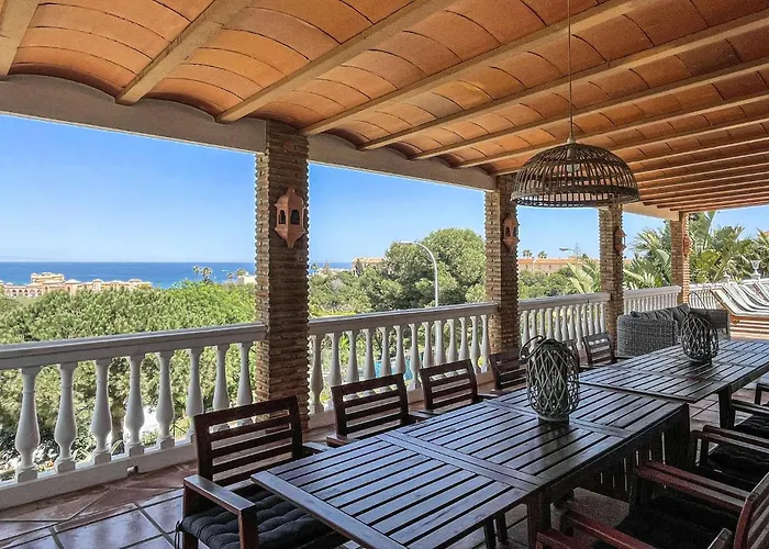 Amazing In Lagunas De Mijas Semesterbostad