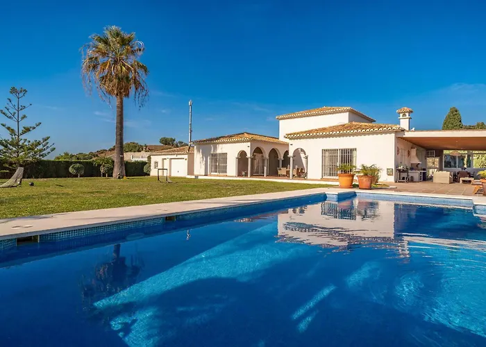 Amazing In Lagunas De Mijas Semesterbostad Fuengirola